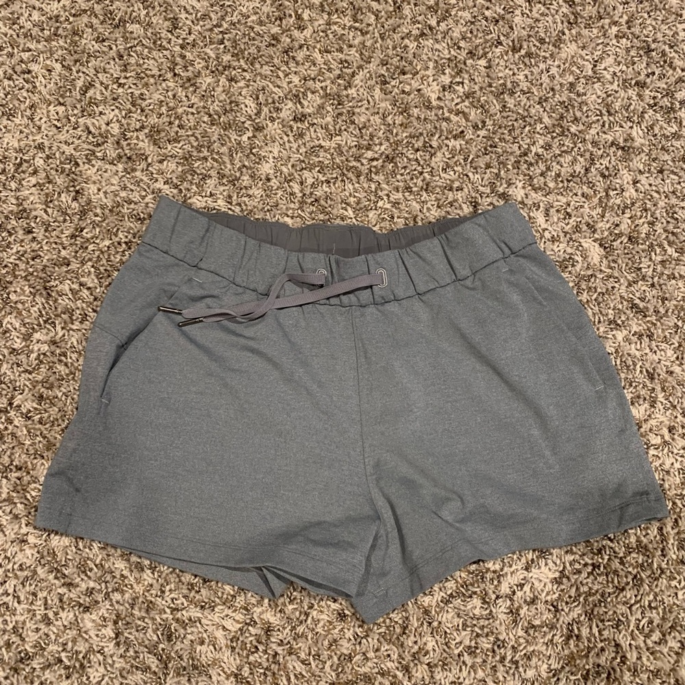 Lululemon on the fly short